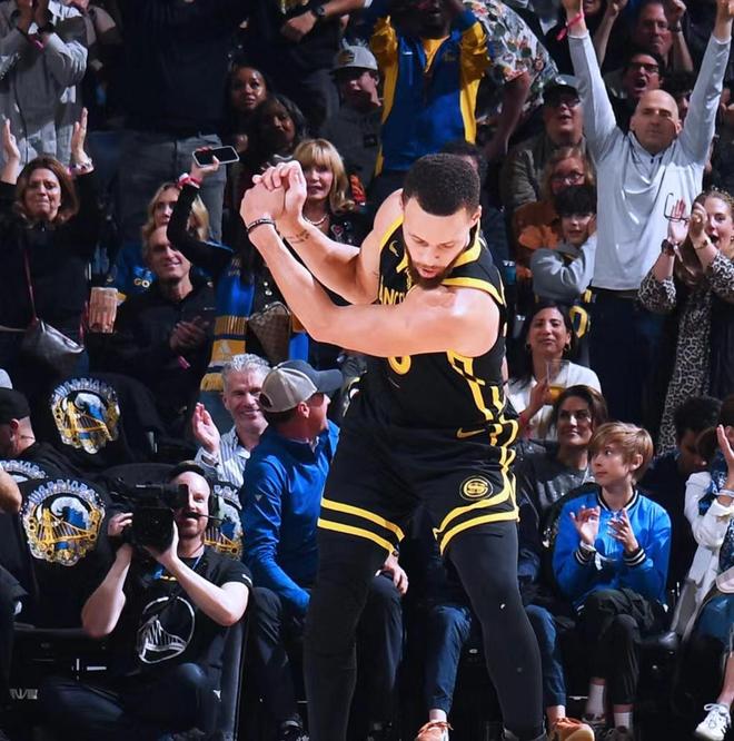 关于里尔迎NBA总决赛关键赛；关键时刻再遭质疑；引发热议；球队文化再被提及的信息