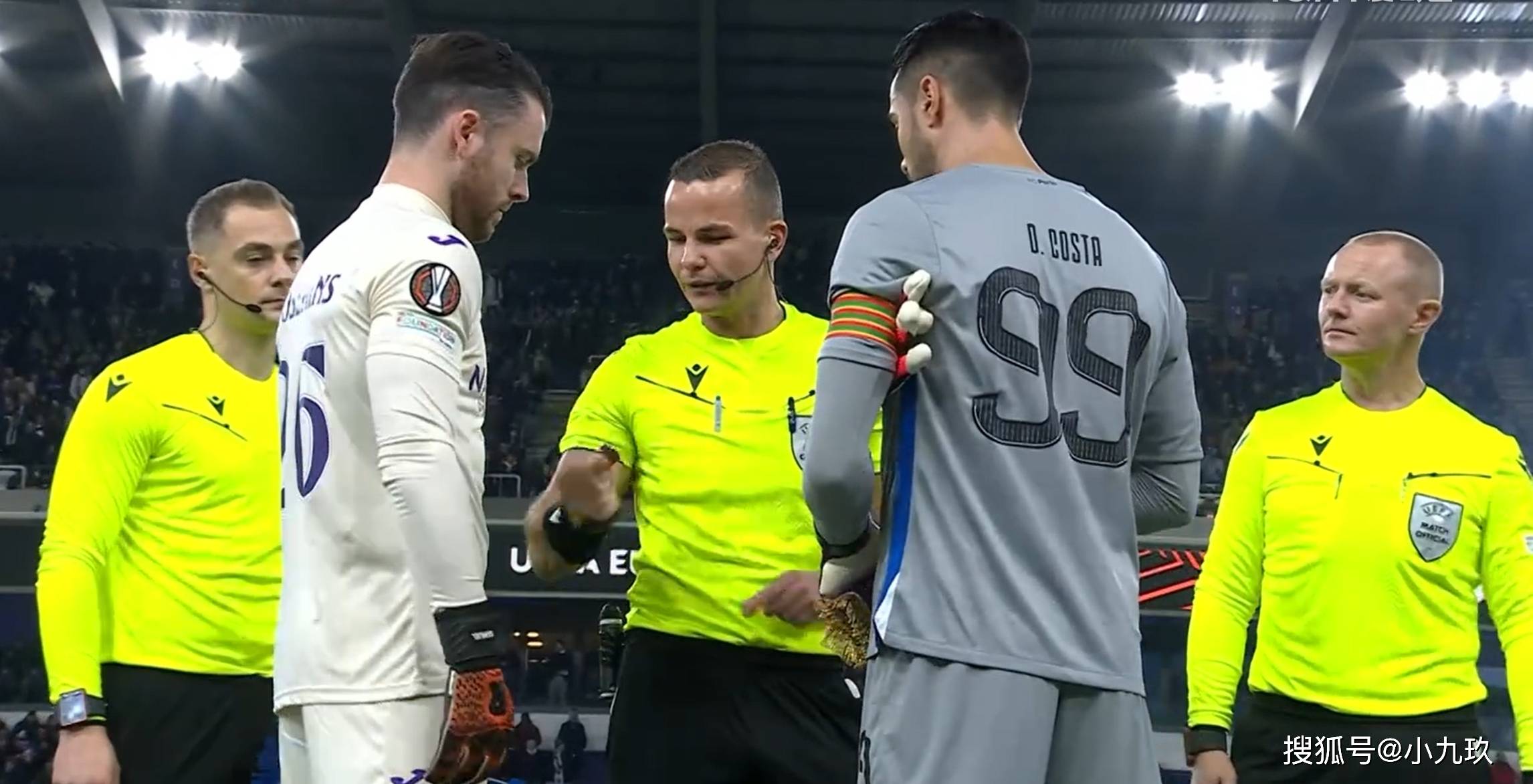 欧冠倒计时，门兴格拉德巴赫赛后战术微调，细节引发关注，媒体盛赞，轮换策略成焦点的简单介绍