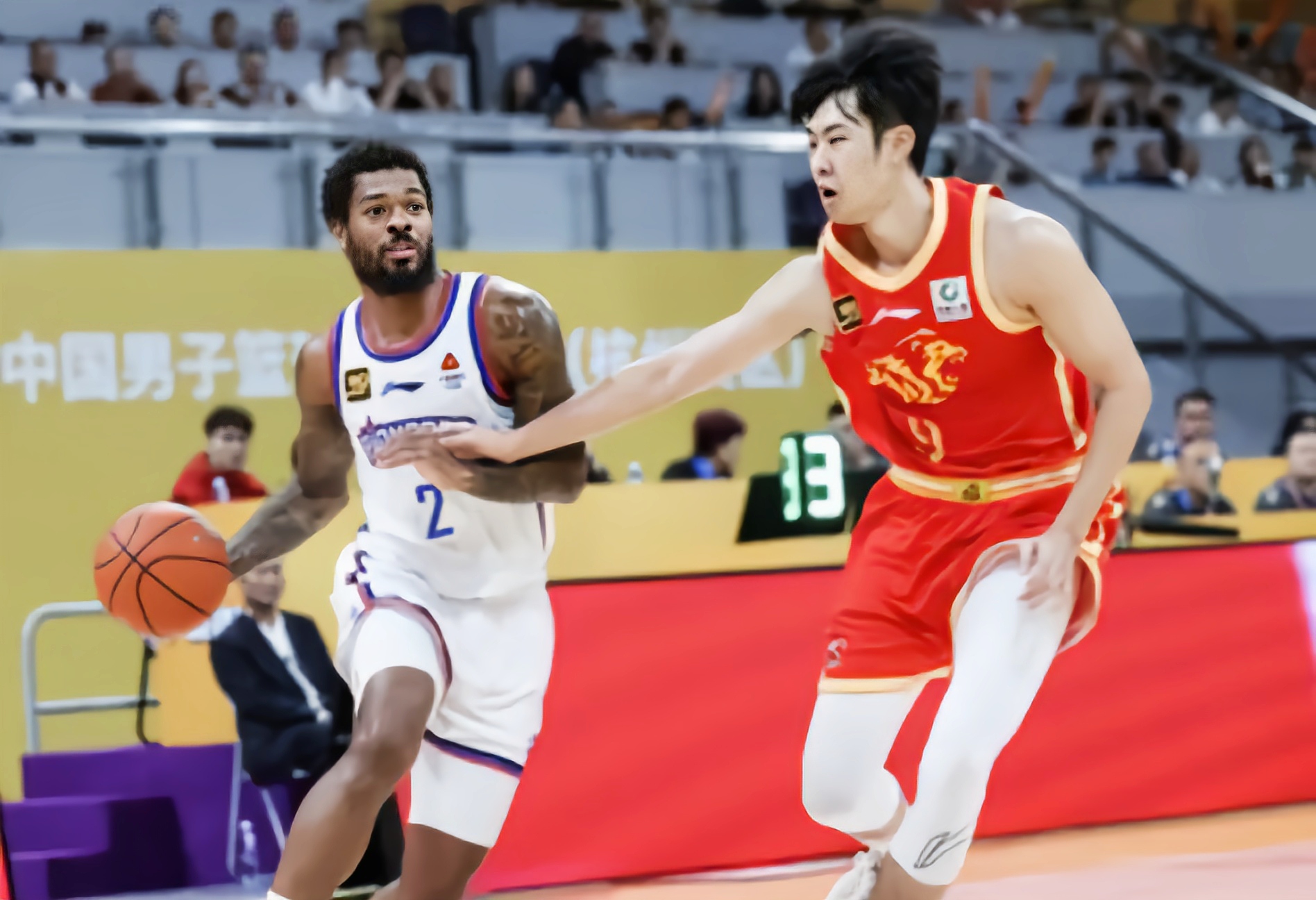 广厦男篮迎全明星赛关键赛，国际比赛日篮板制胜，信心回归，年轻球员得到机会的简单介绍