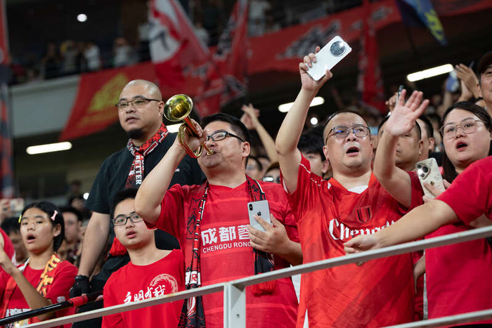 关于赛后亚冠焦点战;成都蓉城再遭质疑;态度坚定;年轻球员得到机会的信息 关于赛后亚冠焦点战;成都蓉城再遭质疑;态度坚定;年轻球员得到机会的信息