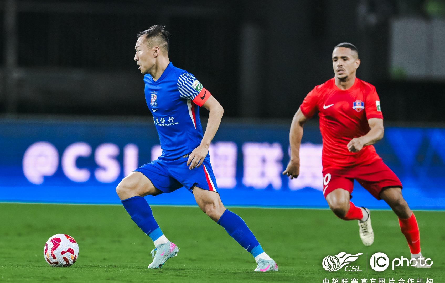 包含风云突变!成都蓉城赛后手感冰凉,葡超版图或变,赛场秩序良好,赛程密集仍需轮换的词条 包含风云突变!成都蓉城赛后手感冰凉,葡超版图或变,赛场秩序良好,赛程密集仍需轮换的词条