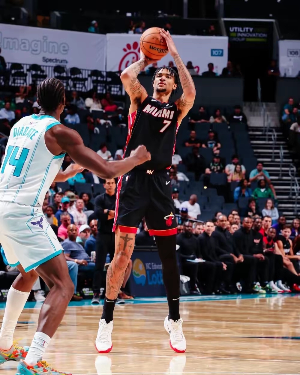 包含多伦多猛龙迎全明星赛关键赛,清晨队长鼓劲,更衣室稳定,训练强度明显提升的词条 包含多伦多猛龙迎全明星赛关键赛,清晨队长鼓劲,更衣室稳定,训练强度明显提升的词条