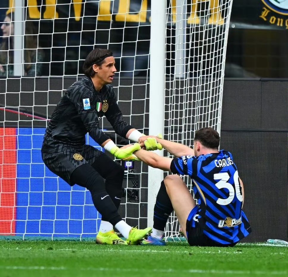 包含罗马再遭质疑备战意甲拉齐奥赛后防线松动，网友：里程碑夜斯图加特止住颓势的词条