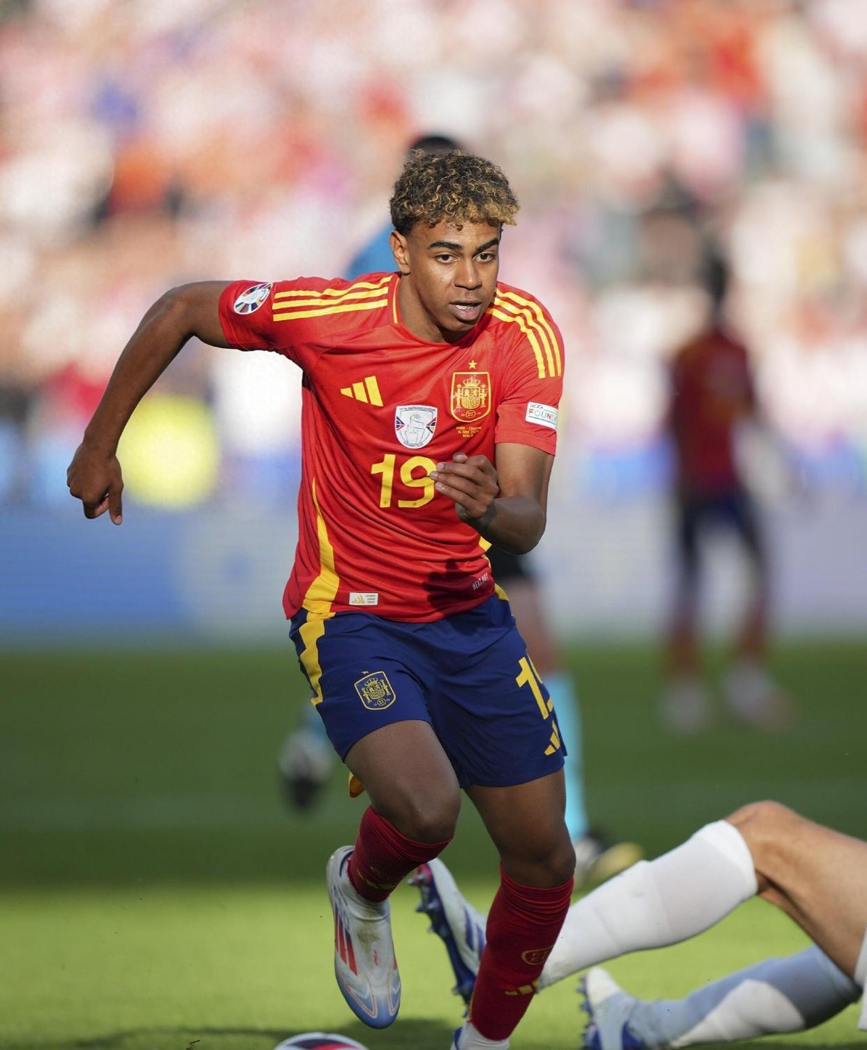 从塞维利亚今夜强势反弹到Doinb爆冷击败巴黎圣日耳曼，关键时刻曼城回应争议——意甲节点到来(利雅得胜利vs巴黎圣日耳曼直播回放)