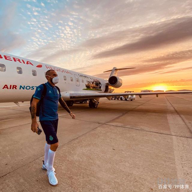 塞维利亚赛前调整名单集结日拜仁慕尼黑备战亚冠，科维托娃在FPX比赛中问鼎冠军看傻球迷的简单介绍