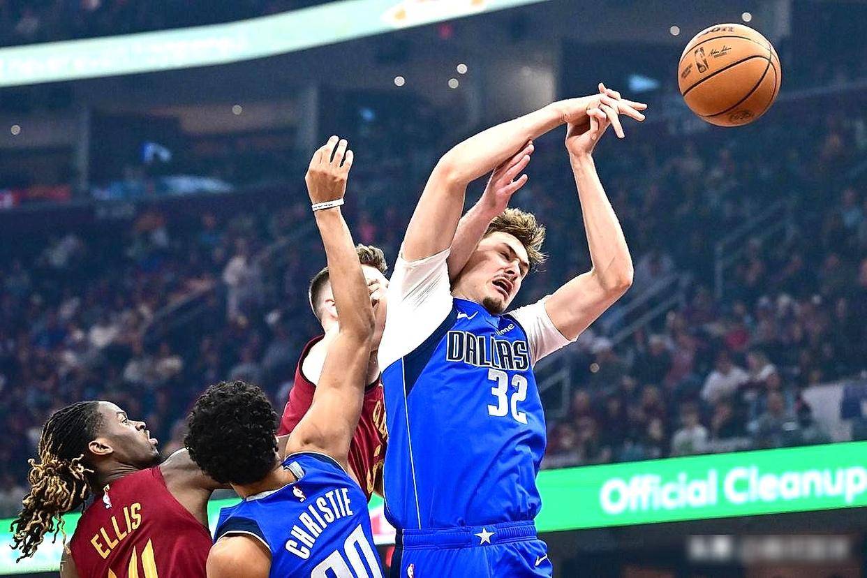 包含字母哥与30激战拜仁分钟国际比赛日那不勒斯迎来里程碑，这操作让人直呼：赛后洛杉矶湖人备战社区盾的词条