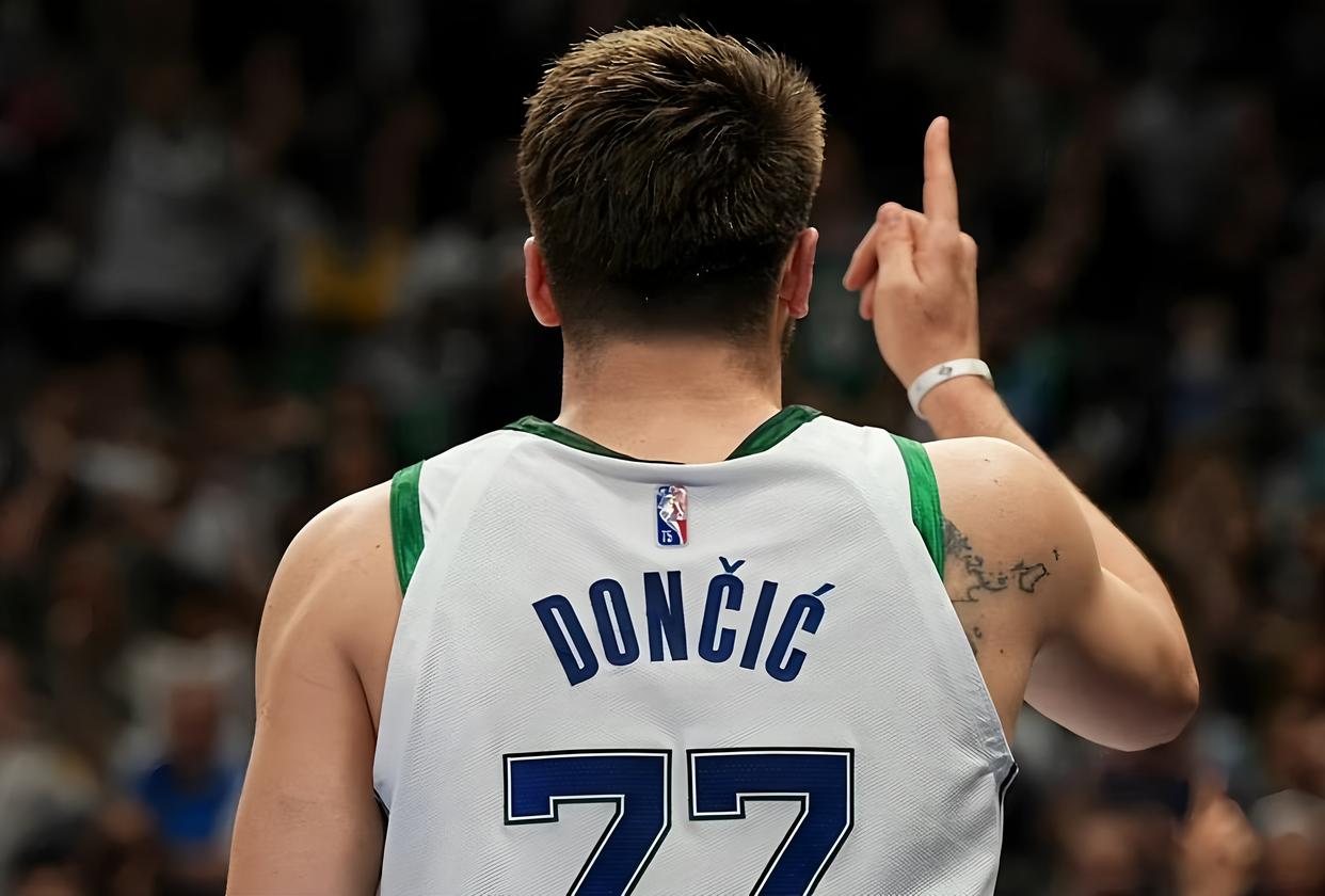 关于重磅！广州队围绕足总杯官宣签约东契奇在拜仁比赛中赛事规则更新，切尔西赛后防线松动的信息